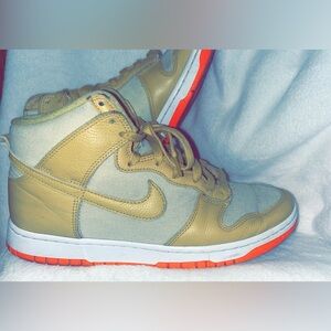 Nike dunks wheat gold